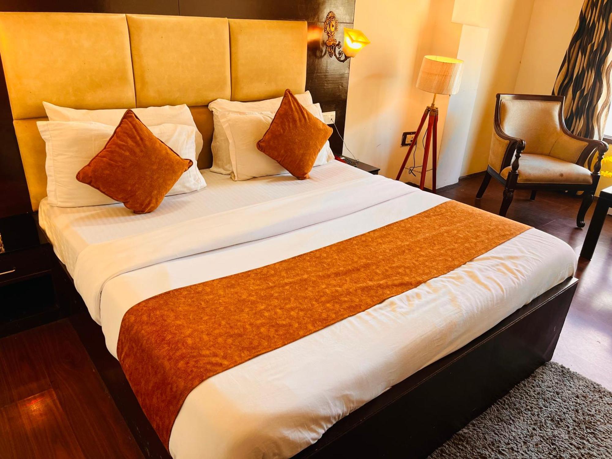 Hotel The North Wind In City Center, Manali Ngoại thất bức ảnh
