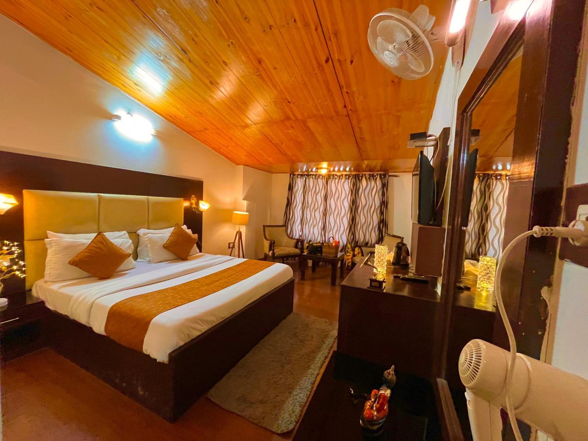 Hotel The North Wind In City Center, Manali Ngoại thất bức ảnh