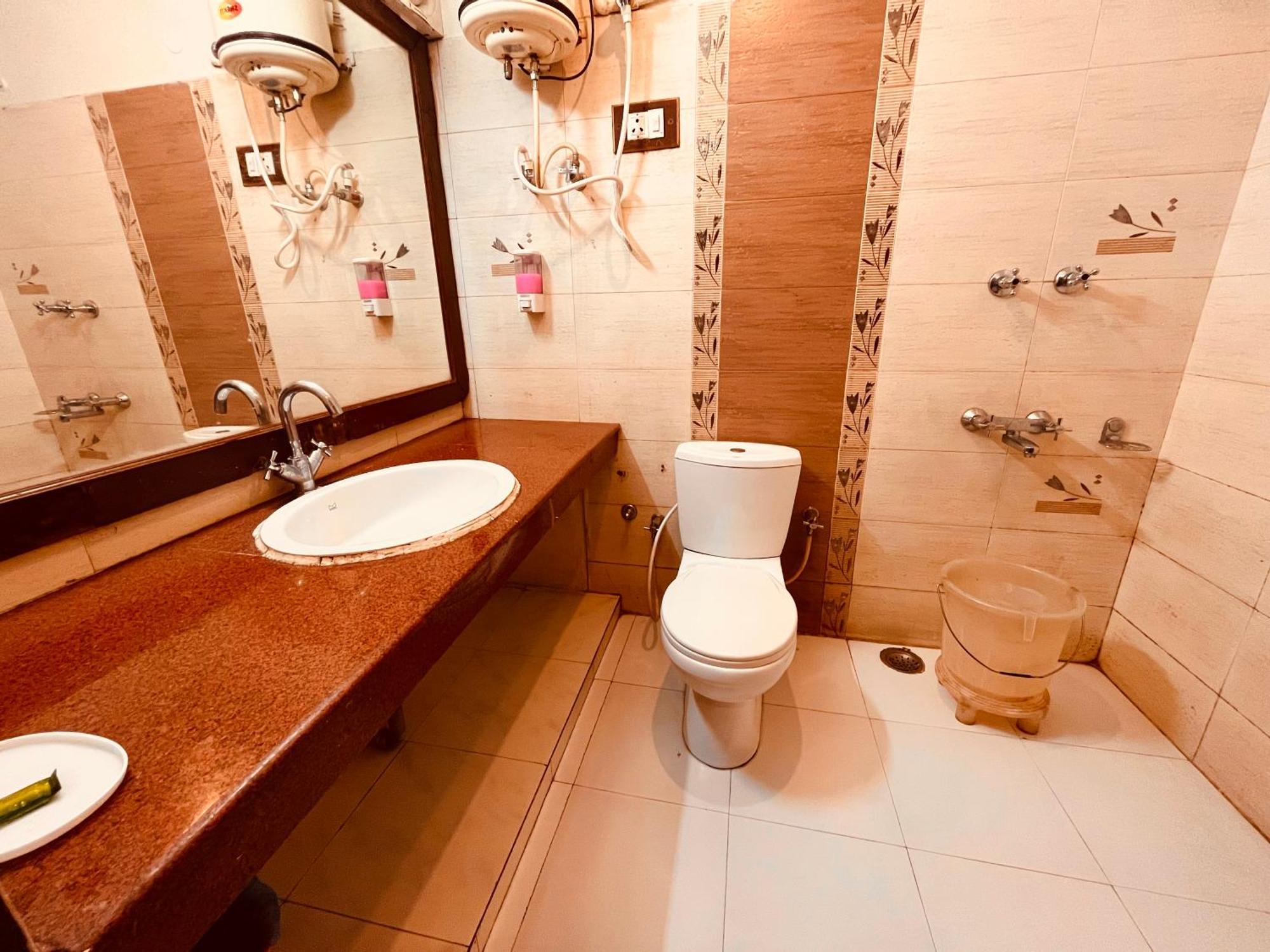 Hotel The North Wind In City Center, Manali Ngoại thất bức ảnh